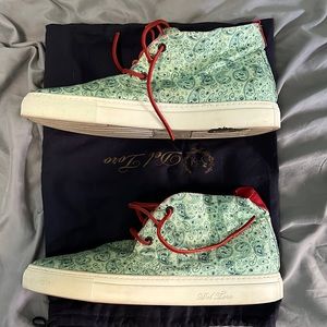 Del Toro Turquoise paisley printed Chukkas.